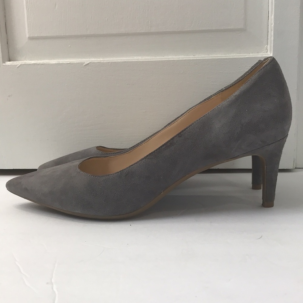 2/$50 NINE WEST Gray Suede 9 Technology Pointed Toe Heels Size 8.5M